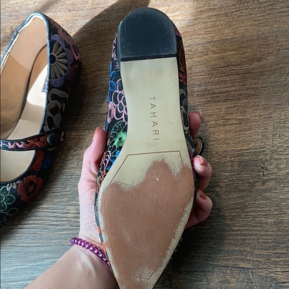 (CLOSET CLOSING FINAL SALE) Pointy Toe Floral Embroidered Chic Mary Janes - Picture 8 of 8